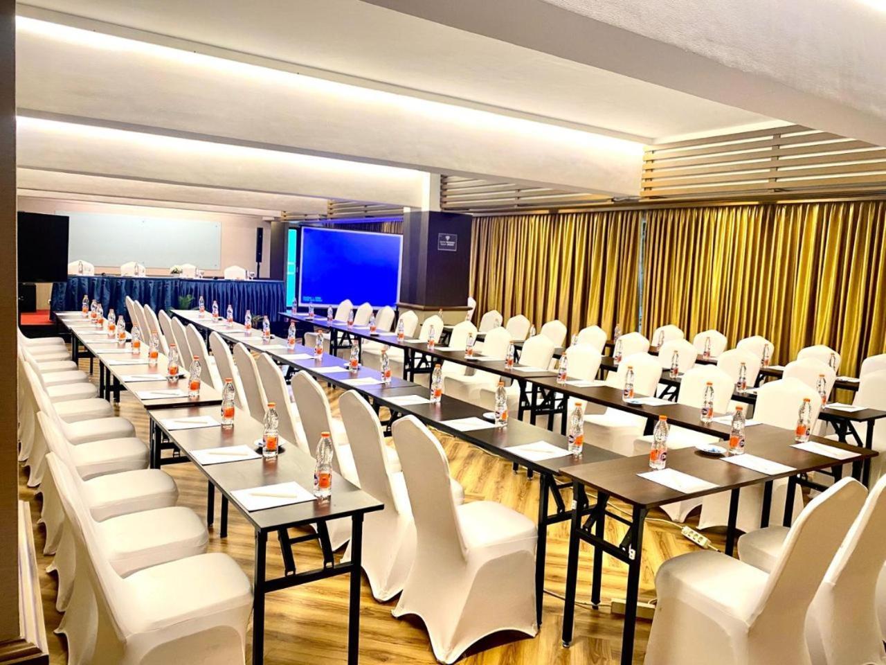 סרפונג All Nite And Day Hotel Alam Sutera מראה חיצוני תמונה